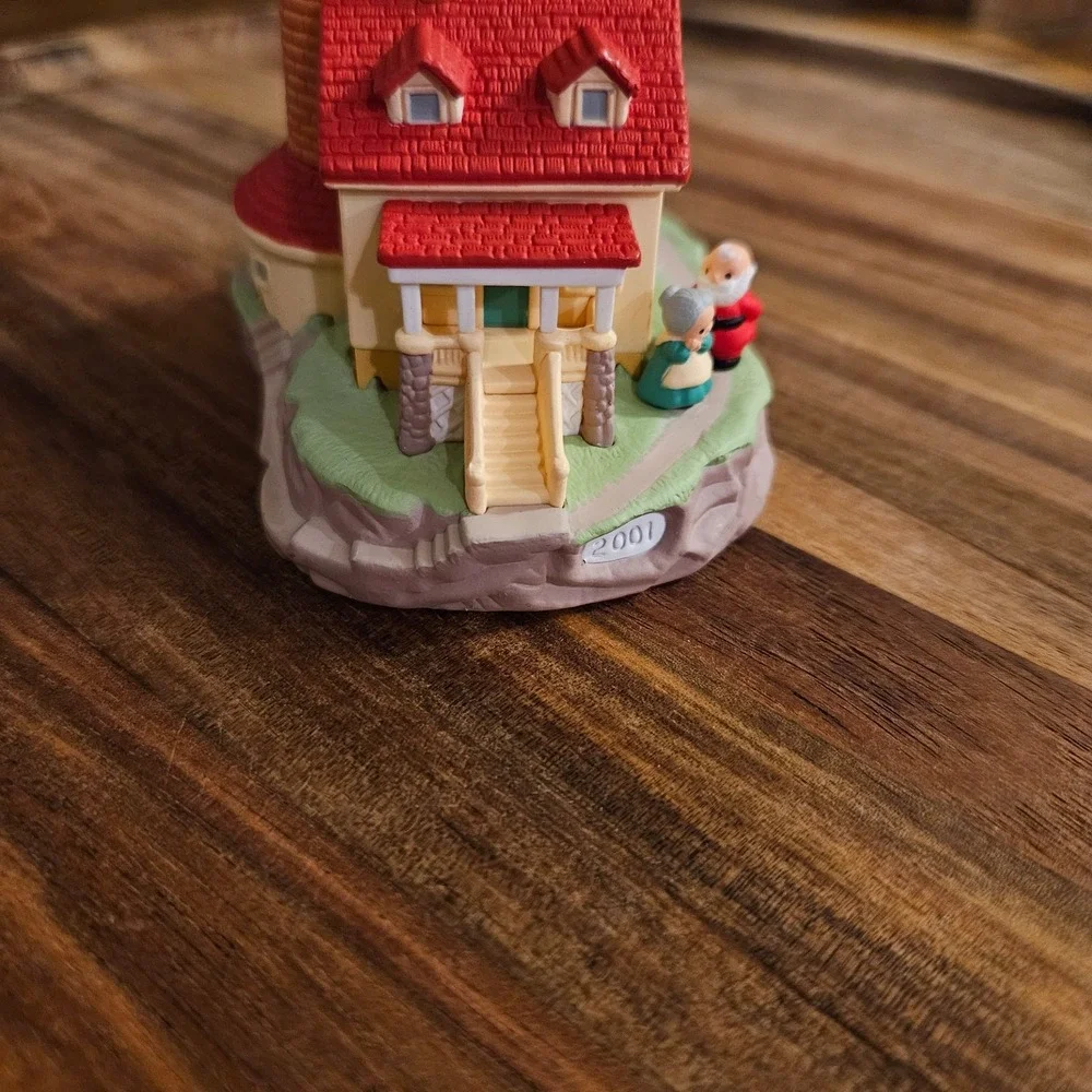 Lighthouse Greetings 2001 Hallmark Keepsake Christmas Ornament W Flashing‎ Light